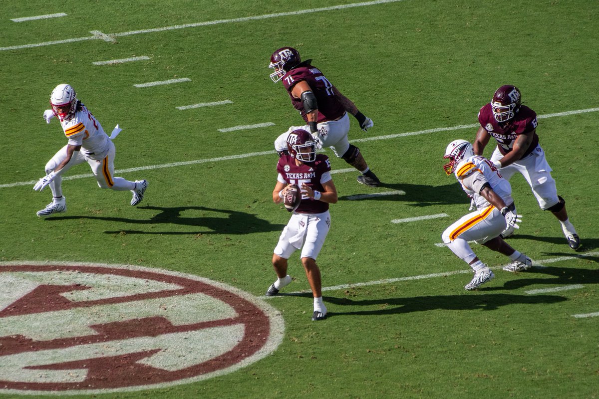 captaingandalf's tweet photo. A great day to watch some Aggie football #BTHOULM
Nikon d500 + 200-500mm 5.6 https://t.co/UDJjAXUyUz