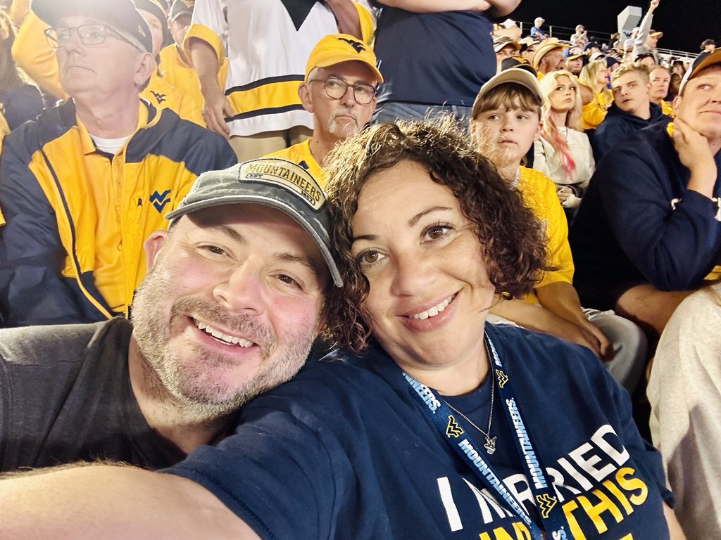 Meng1416's tweet photo. Celebrating 16 years today 9/16 at the #wvugame ❤️ https://t.co/efwIBI4kNe