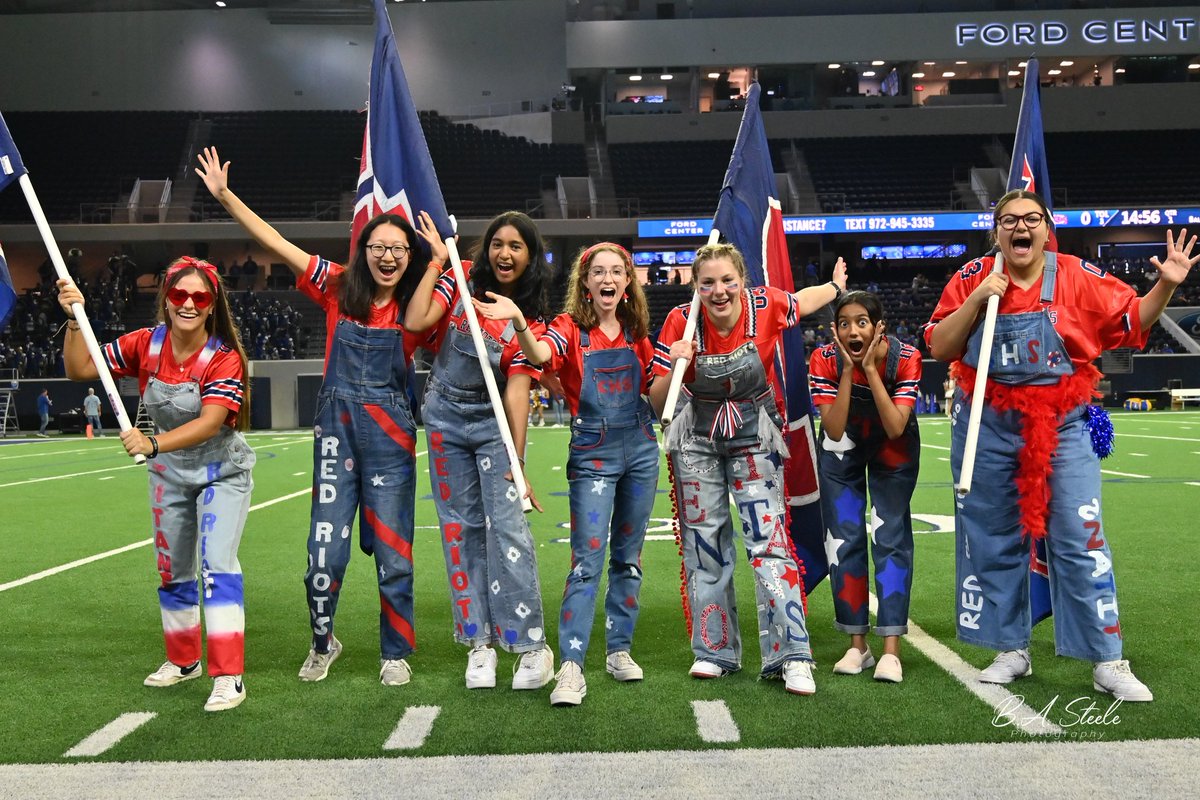 basteelephotos's tweet photo. Friday Night Lights Cen10 vs FHS pictures have been published!

Football, Sweetheart, Cheer, Red Riot, and the Mighty Titan Band all included.

https://t.co/vxb17znnnb https://t.co/ptZnmtbn8S