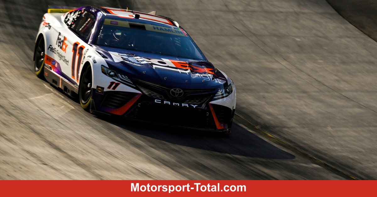 MST_USRacing's tweet image. NASCAR Bristol: Denny #Hamlin siegt - Joey #Logano und Kevin #Harvick aus Playoffs raus! #NASCAR #Bristol #ItsBristolBaby #BassProNightRace #NASCARPlayoffs !B mst.site/X435s