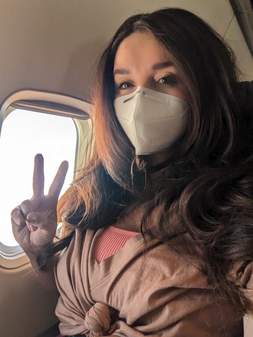 Me and my hair headed back home ✈️ https://t.co/yCxvc7ua91