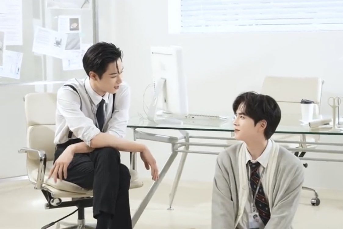 jubbang_LQ's tweet photo. 둘이 항상 보고 웃는 게 좋아 ••• https://t.co/bfw14FjGnF