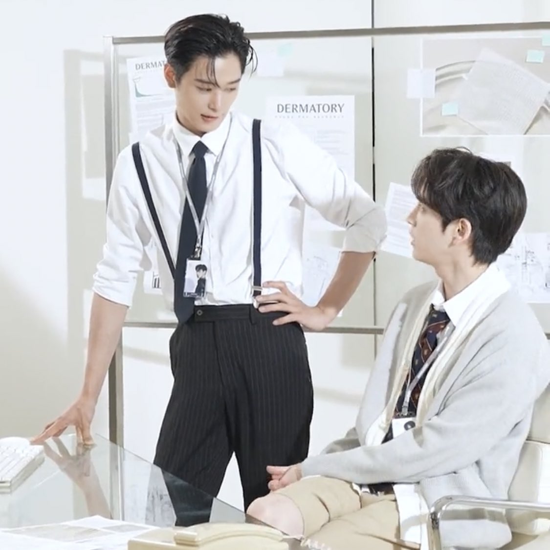 jubbang_LQ's tweet photo. 둘이 항상 보고 웃는 게 좋아 ••• https://t.co/bfw14FjGnF