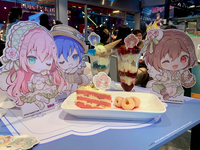 recently went to the vocaloid collab cafe!! everything was so cute,,  