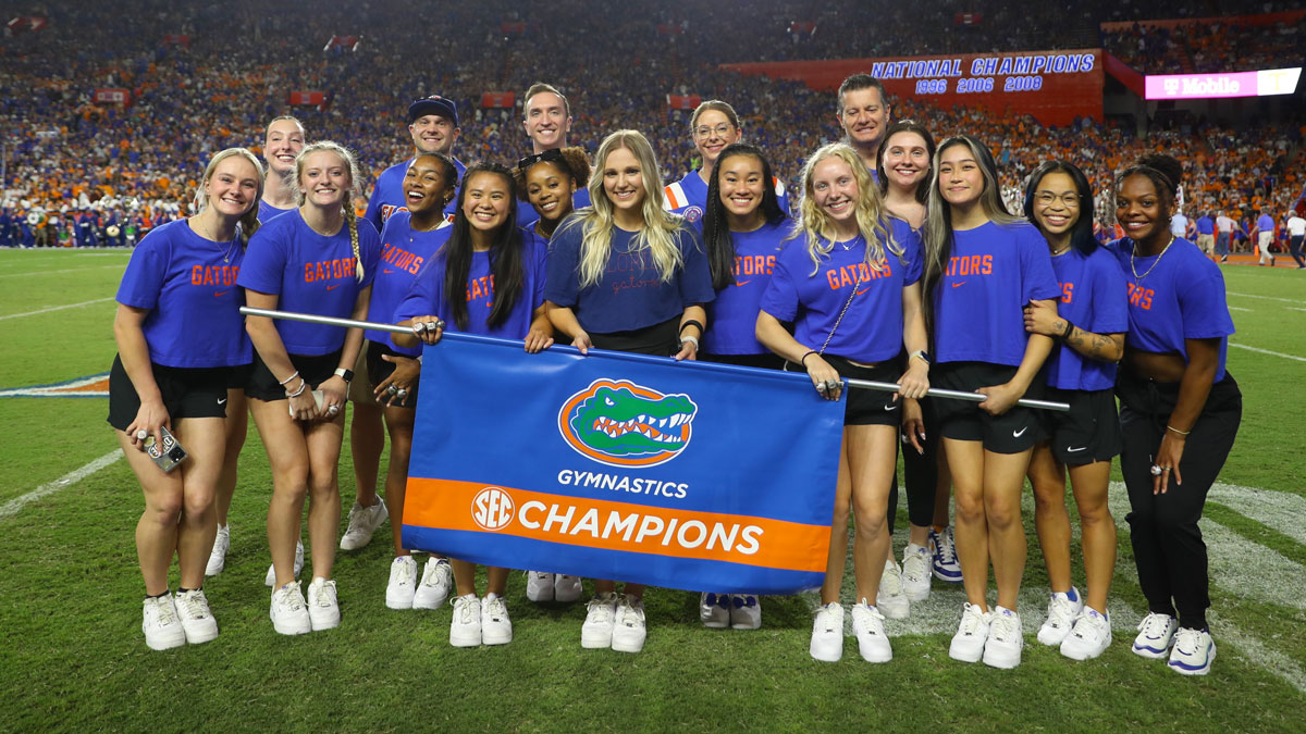 Two #Gators gymnastics team celebrated titles tonight in The Swamp!

2⃣0⃣2⃣3⃣ #SEC champs cheered for their 5⃣th consecutive title 🏆🏆🏆🏆🏆

#GoGators | 🐊🤸‍♀️