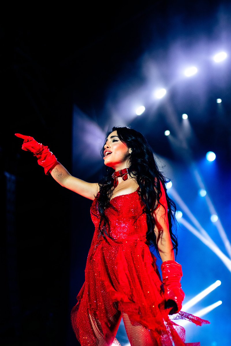 TuMusicaHoy_OK's tweet photo. LALI EN FESTIVAL EQUAL 💚💚 @lalioficial hizo historia en la primera edición del #FestivalEQUAL 🥹💘🫶🏻🫶🏻

MÁS FOTOS EN https://t.co/aBLgcbUHRh ⚠️ https://t.co/Z057EHarXk