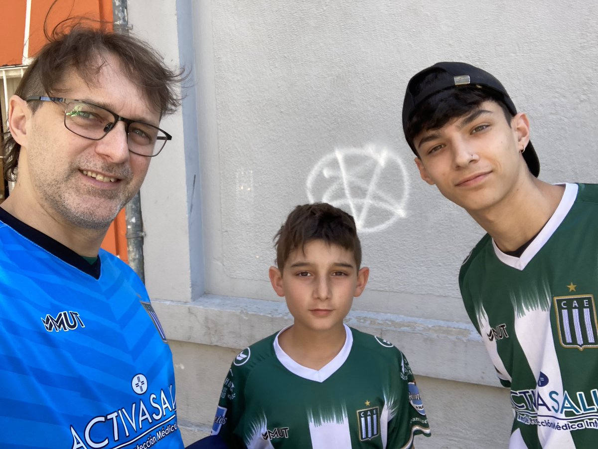 gblackok's tweet photo. Que mas, fútbol, goleada y tarde con mis hijos. 
Con @ExcursioOficial siempre a todas partes. https://t.co/GnH71itzlr