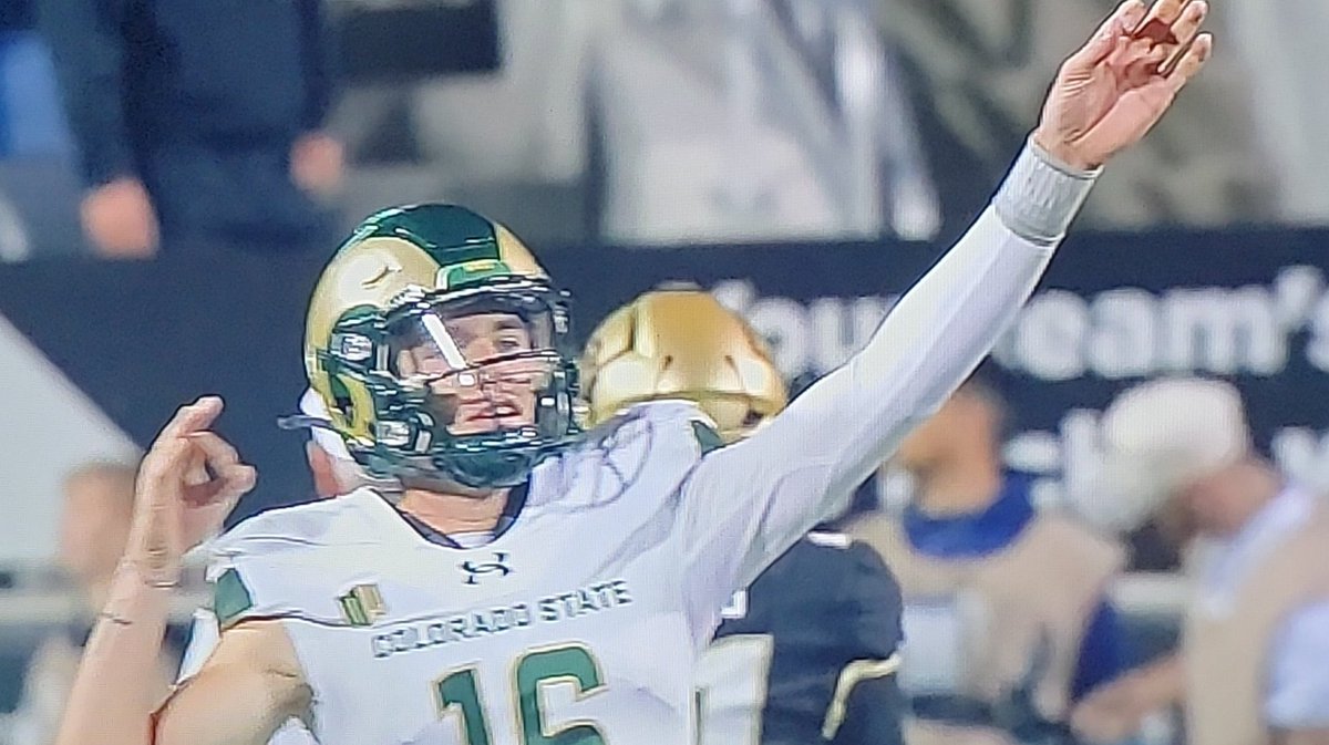 Rookie924's tweet image. Not trying to be over-critical but Fowler-Nicolosi's archery technique is terrible. #CSUVSCU #ColoradoBuffs #CSURams