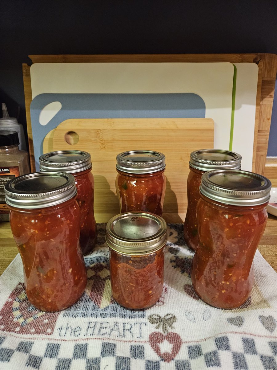 ddhershy's tweet image. Hallelujah just finished our 3rd and final batch of salsa, done for the night 🌙