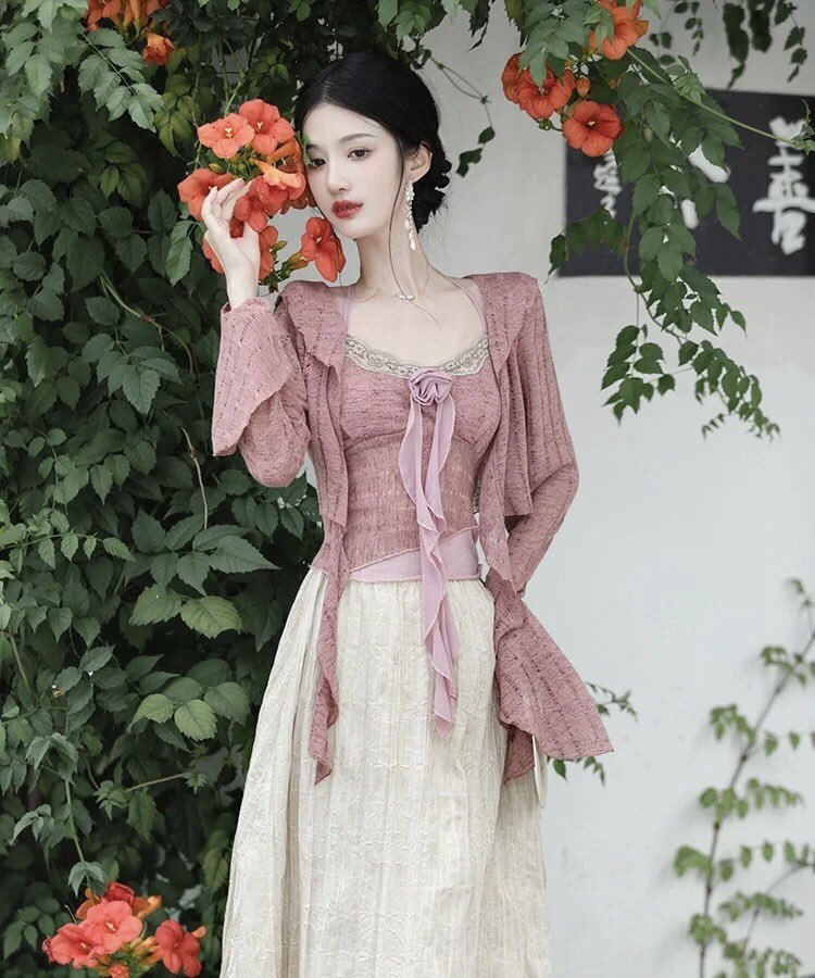 sae_ami_mayu's tweet image. Why don't skeletons fight each other?  They don't have the guts! 💀💥 #DadJokes #SkeletonHumor