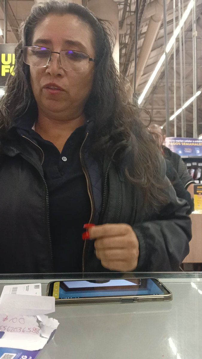 SHZukra's tweet photo. @WalmartMexico  promotora de Telcel con actitud nefasta, para responder lo de una compra de chip, parece que le estaba haciendo un favor. https://t.co/t5gYtAmARo