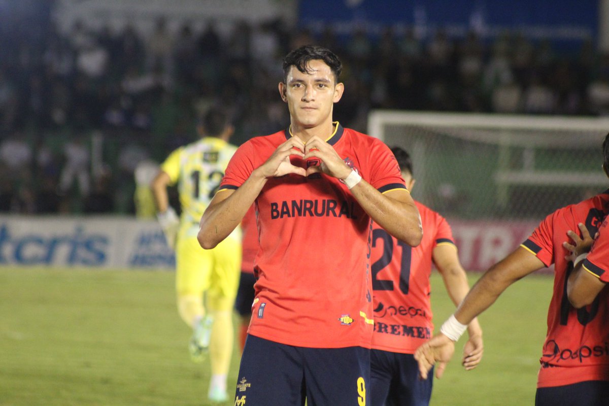 EstuardoMonzon3's tweet photo. Muchachos ahora nos volvimo a ilusionaaaaaaar 👹❤️💙 https://t.co/cMjcE6G8Ms
