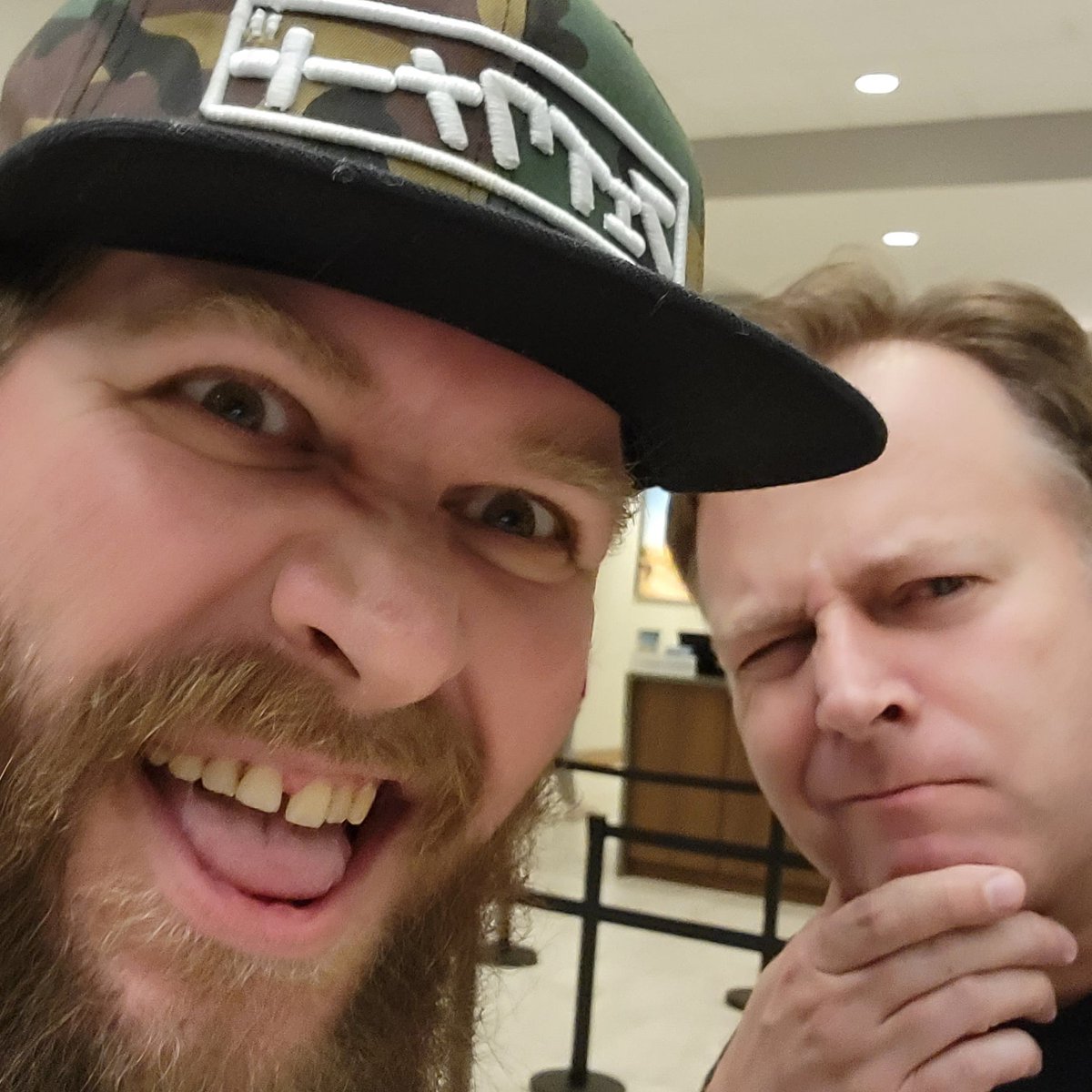 StudioMartinArt's tweet photo. Me and the awesome Josh Petersdorf aka "Roadhog" from #overwatch!

At the https://t.co/gNiK7uSG1k 
#retroexpo #retroexpoevent #retroexpodallas #shellabration https://t.co/ocp69V5Myj