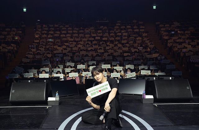 mgstagram's tweet photo. 230917 • instagram post

Thanks to Minracles I was so happy yesterday! I love you loads❤️

🖇 https://t.co/CwLfQMXYK2

#최민기 #렌 #CHOIMINGI #REN https://t.co/C3aatxyNoV