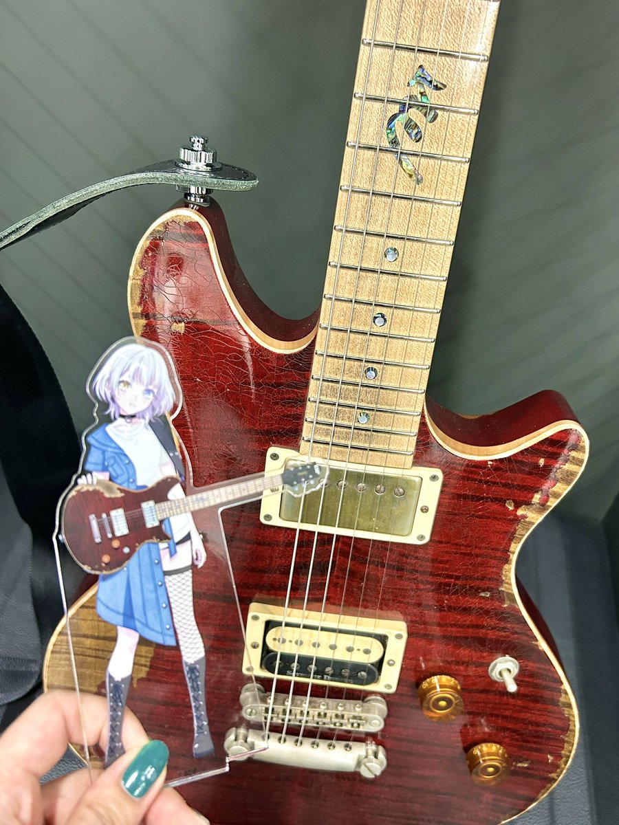 バンドリ mygo ピック 要楽奈 青木陽菜 有明アリーナの #ESPブース にて 楽奈のギターが展示中です！ 昨日も