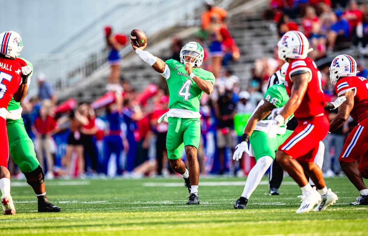 TheUNT6's tweet photo. The lighting in the first quarter was 😮‍💨👍🏼 https://t.co/2AxXiMn5xP