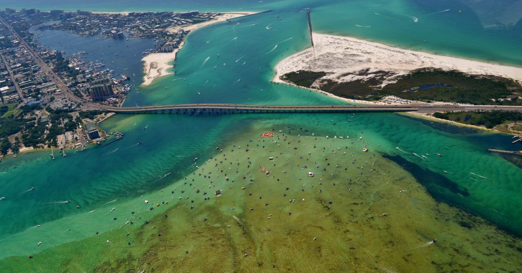 Explore Crab Island, Destin, Florida (Ultimate Visitor’s Guide) paddleabout.com/crab-island-de…
