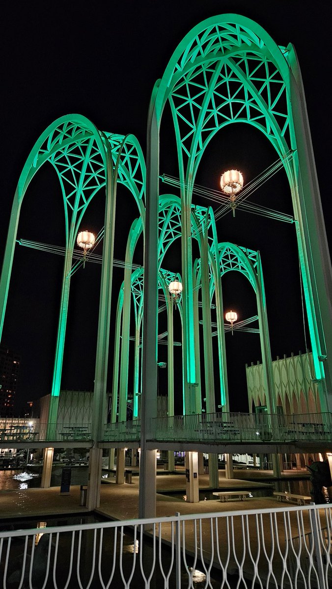 jeffbarr's tweet photo. Seattle's Pacific Science Center is lit up in green to recognize Open Science Day (#OpenScienceDay) Cc: @AllenInstitute @PacSci https://t.co/TTlaigNsaL