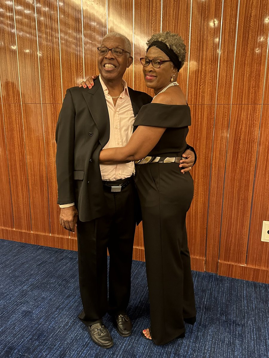 SashaLaurel's tweet photo. It’ll always be them for me💙

#daKIDS
#spoilt
#thisis70
#honourthyfatherandmother
#onlyVirgilhavehusband 
💙 https://t.co/GIwGT5bix6