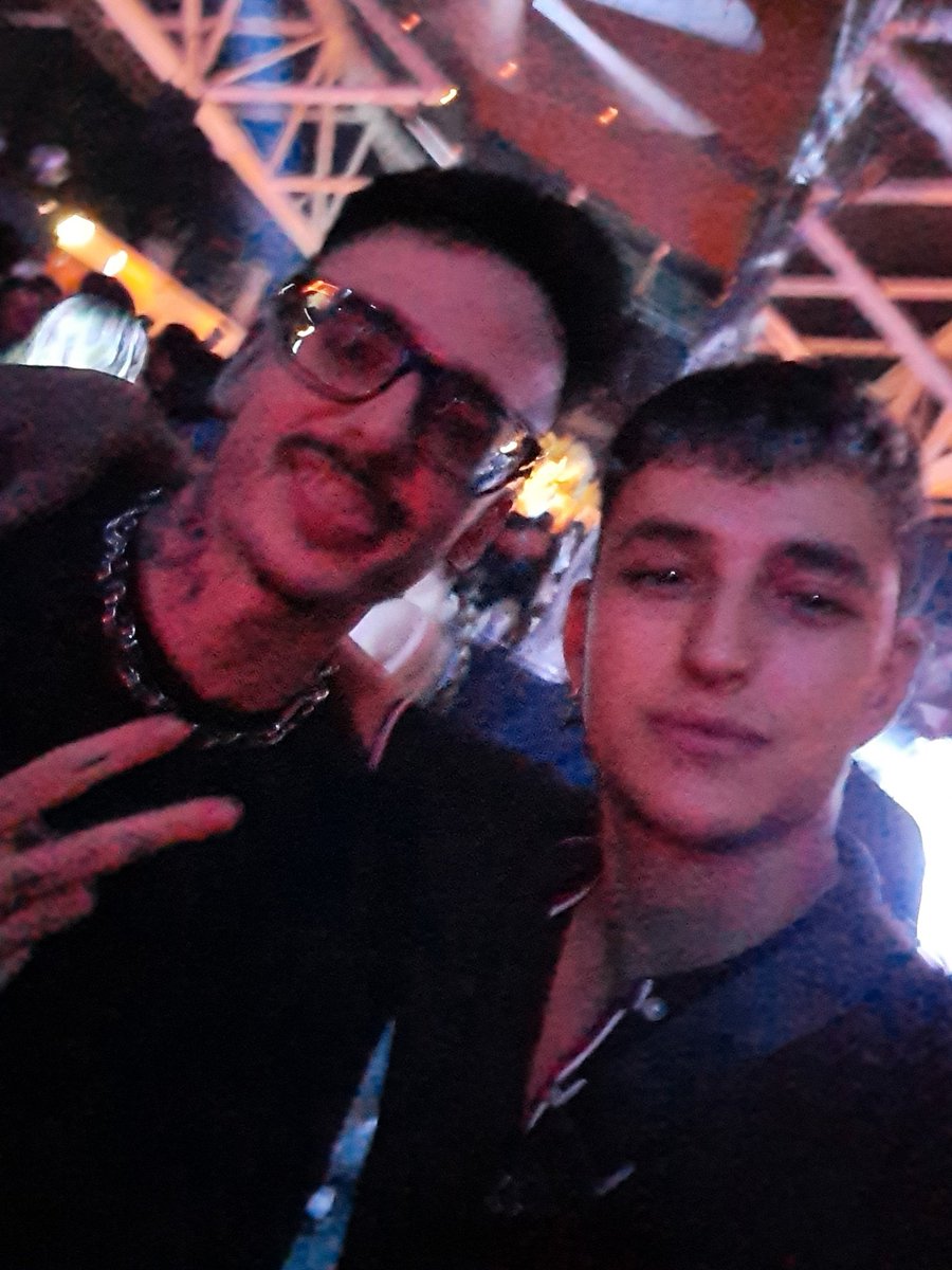 un <a href="/rickyedit/">໊</a> salvaje por aquí