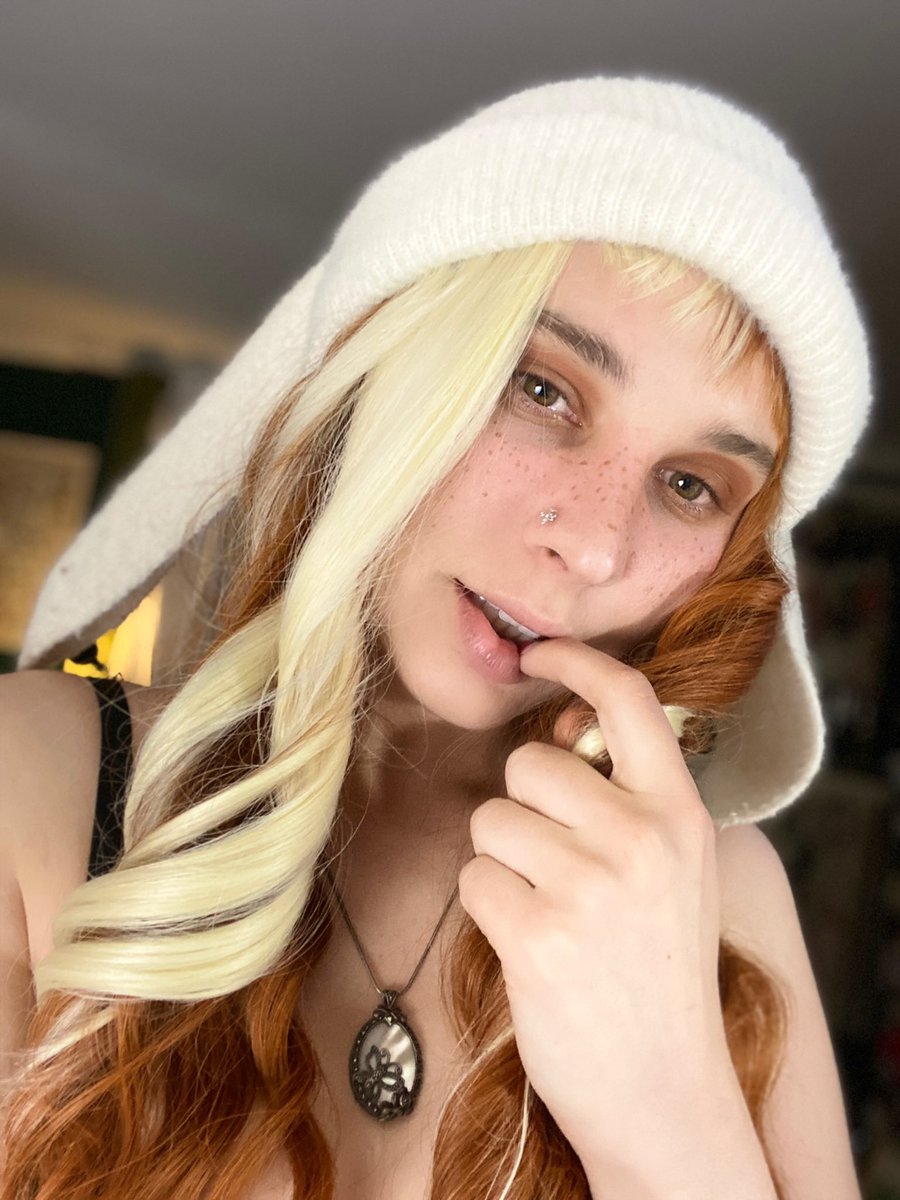 mo_knives's tweet photo. He calls me bunny…… #egirl #lingerie #model #Redheads https://t.co/Ou0h4gVly0