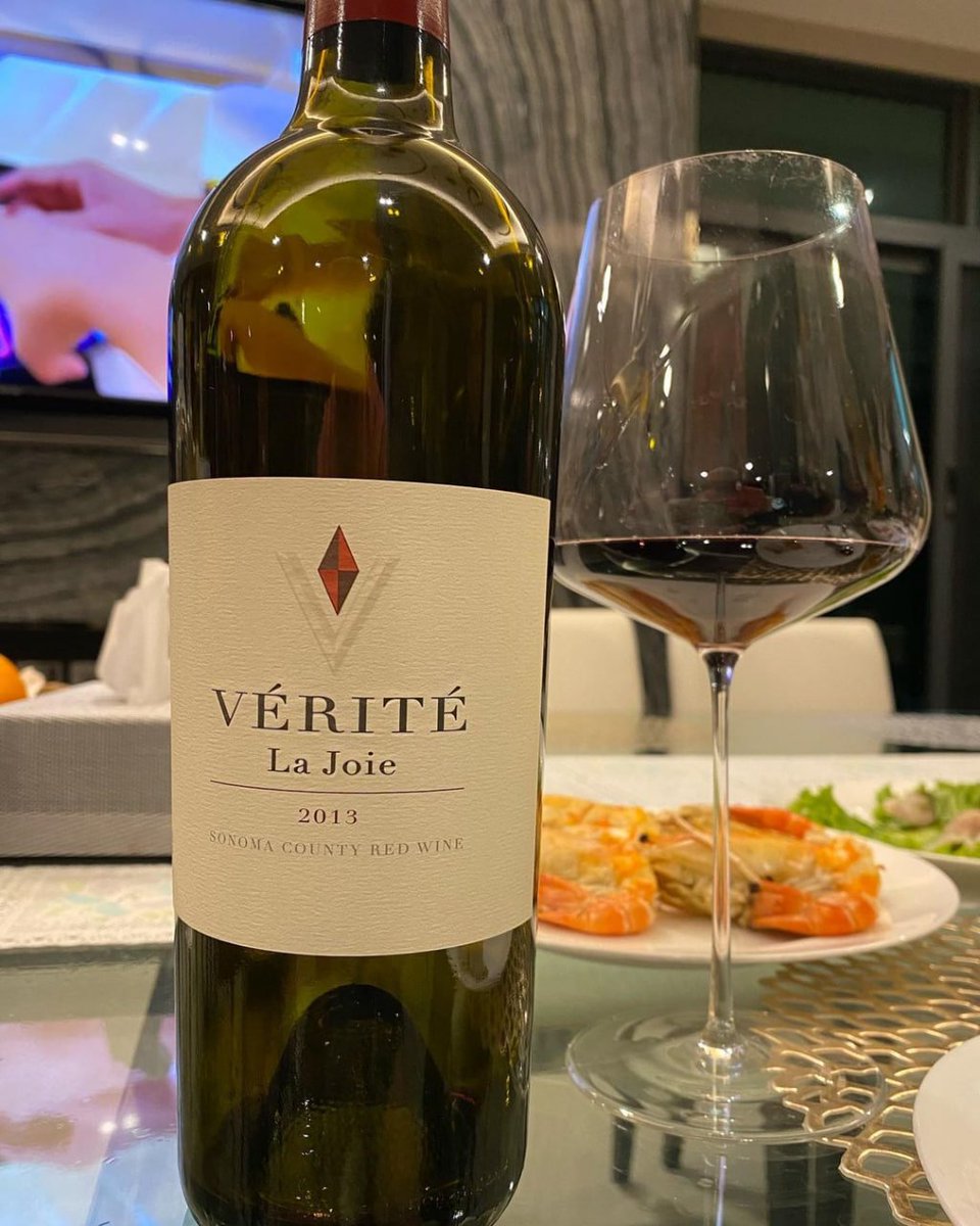 World1Alice's tweet photo. Verite 'La Joie' Sonoma County 2013A stunning Bordeaux blend from Sonoma, the jewel of the trio (La muse, La Joie, and Le Desir) and the RP 100 point vintage. How do you like it?
#winelover
#supper
#sipwine
#Haveaniceweekend https://t.co/fuRiyjKQUU