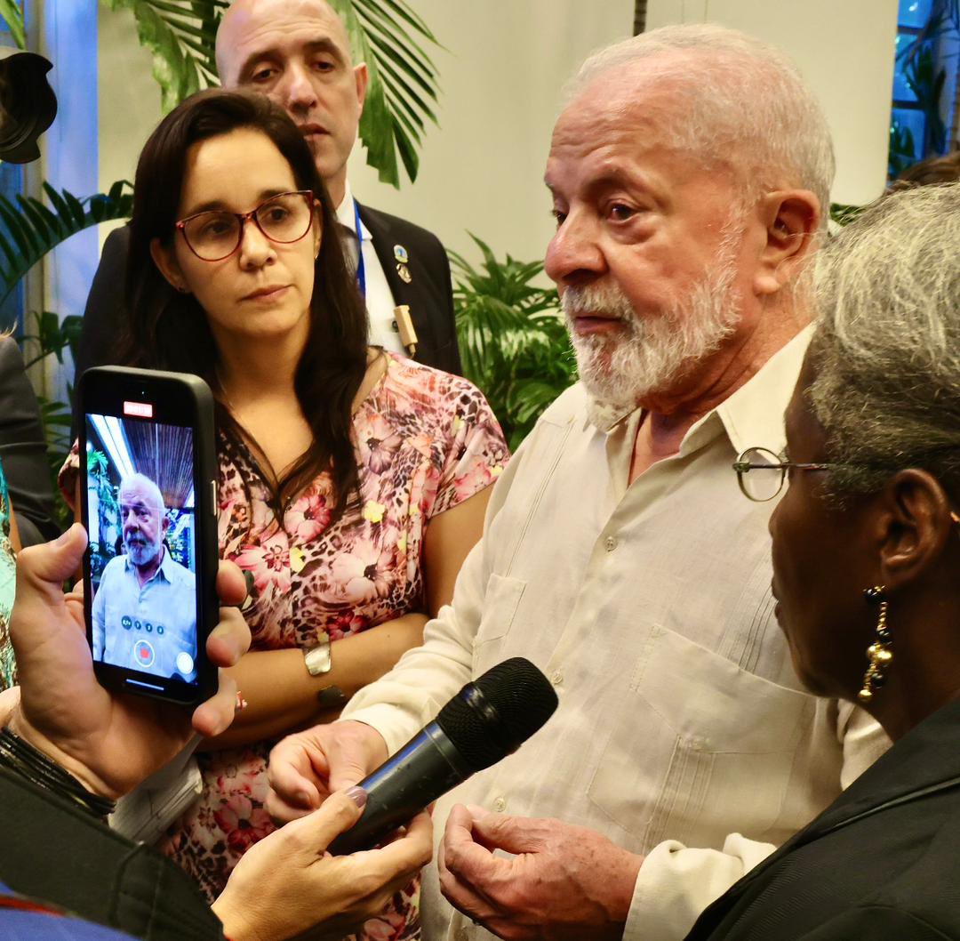 Un gran honor haber tenido a <a href="/LulaOficial/">Lula</a> en el Palacio de la Revolución. Con mucha gentileza y sencillez le habló a nuestro equipo de comunicación. Nos dijo que llevaba a #Cuba en su corazón. Él tiene ya ganado el nuestro.

#CubaG77
