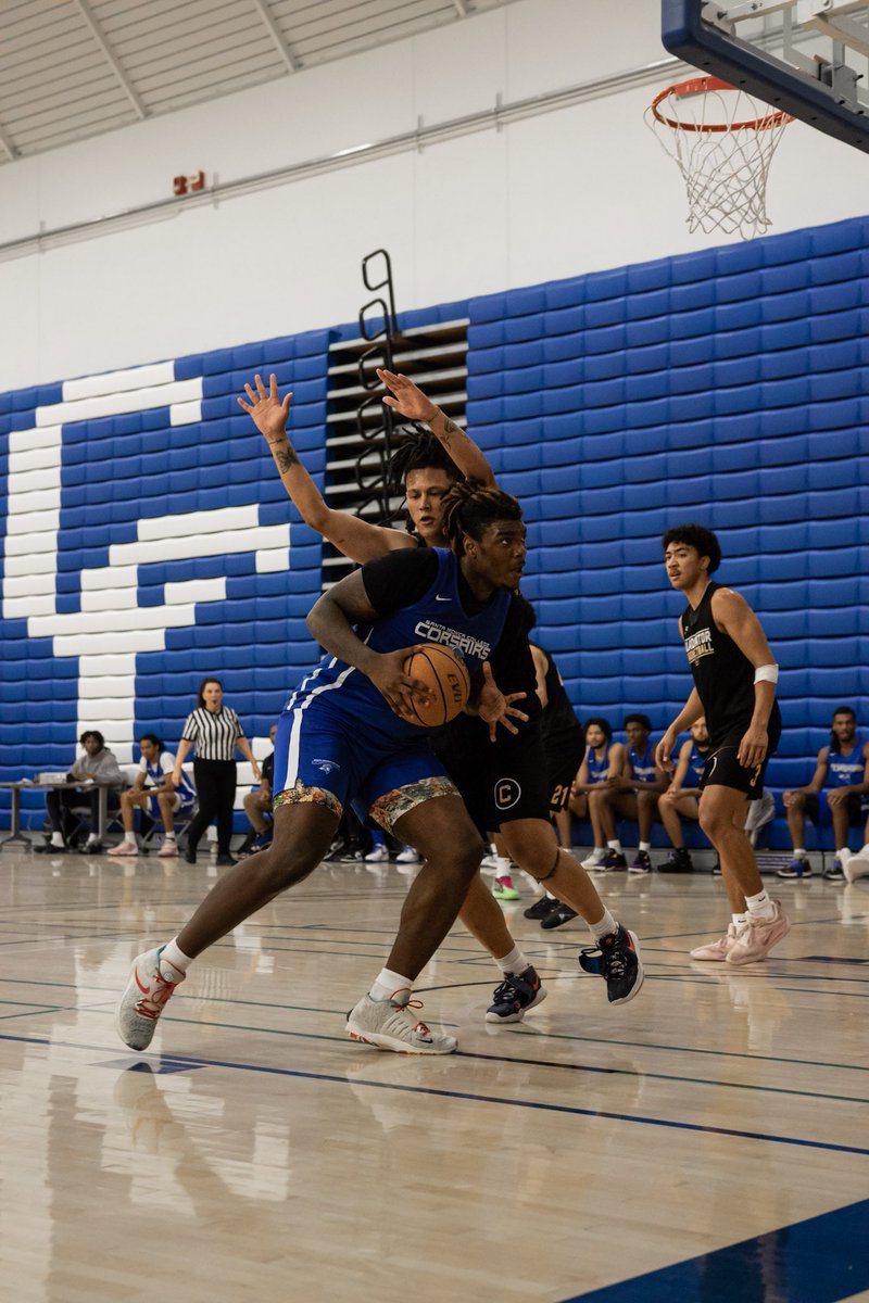 SantaMonicaMBB's tweet photo. Day 1 showcase flicks - compliments of @jaetookit (best photographer)! #HoopAndShip https://t.co/rXRE2kBeOz