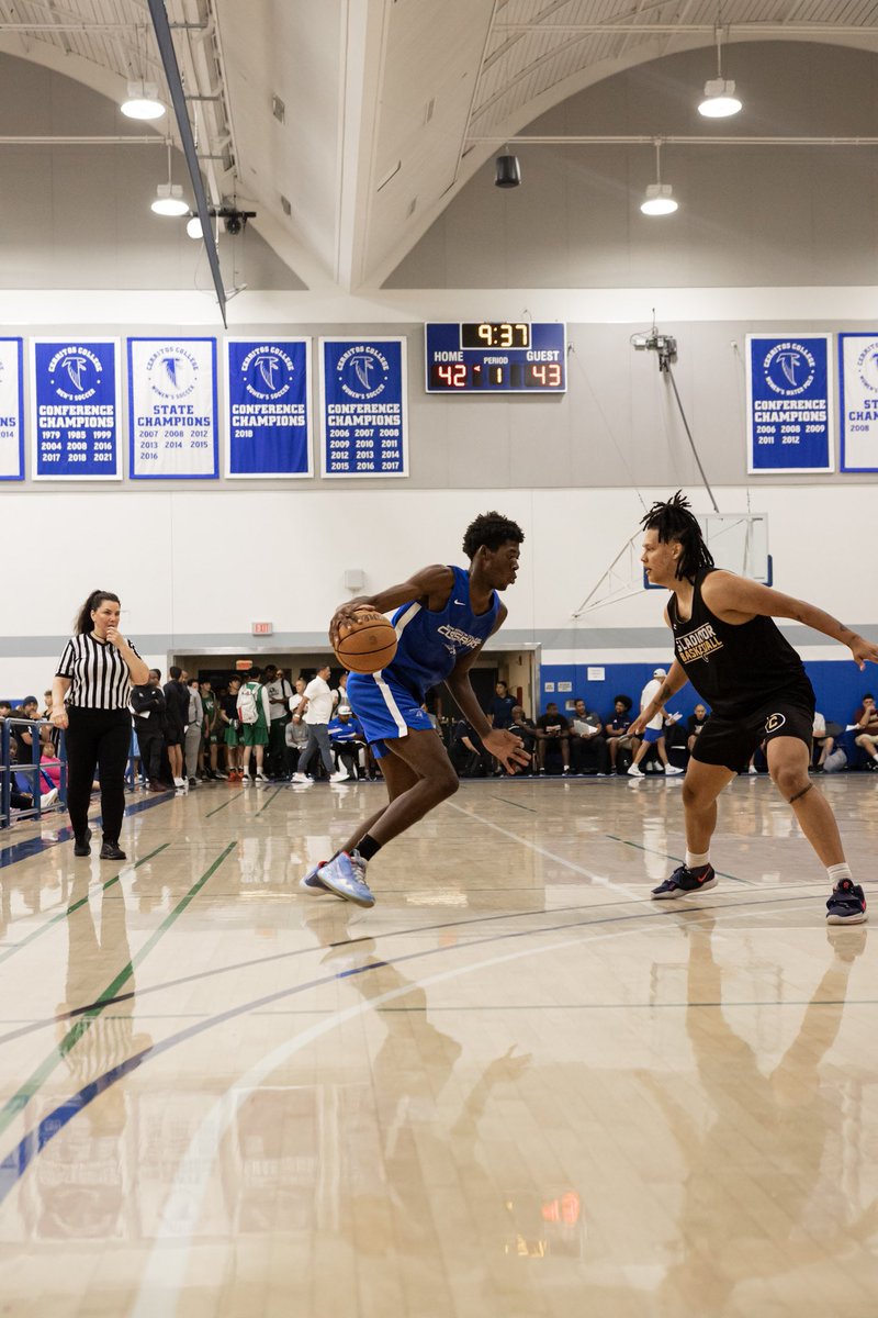 SantaMonicaMBB's tweet photo. Day 1 showcase flicks - compliments of @jaetookit (best photographer)! #HoopAndShip https://t.co/rXRE2kBeOz