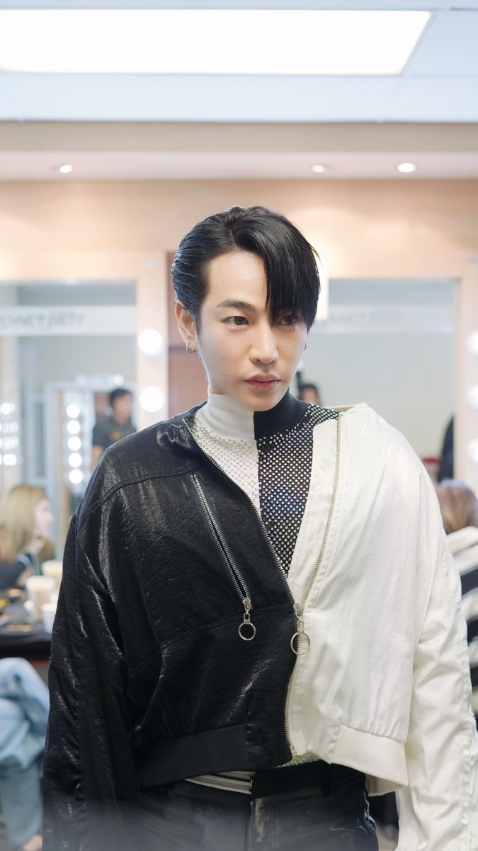 Palit_Official's tweet photo. 👀 ยังคงวนอยู่ใน #2kCelebration
@peckpalit #PeckPaLitChoke #เป๊กผลิตโชค https://t.co/s95UrkkzAT