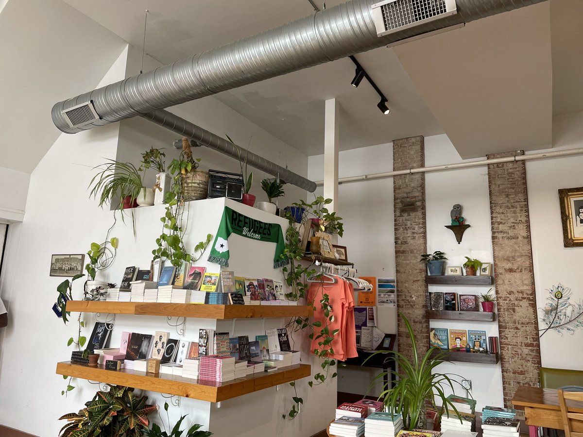 Jampackets's tweet image. Great lunch @TwoDollarRadio. Amazing show @Righteous_Babes @anidifranco. I love you, Columbus! I’m very attracted to you. Will you be my wife. 💜