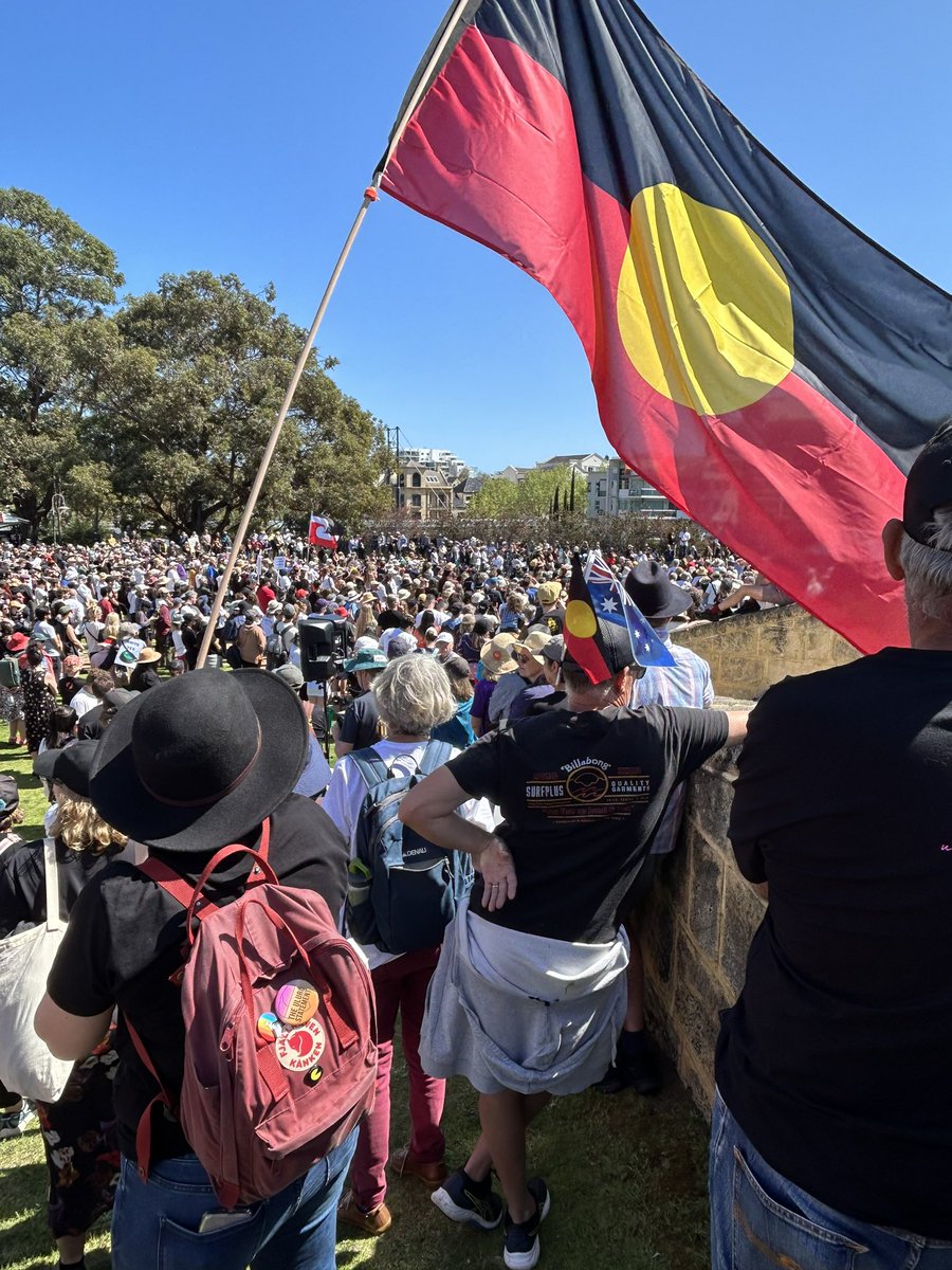 cherryleeb62's tweet photo. Moving into a unified future. #WalkForYes23 #WalkForYes #VoteYesAustralia #UnionsForYes #WalkForYesPerth https://t.co/55lv2RoAEE