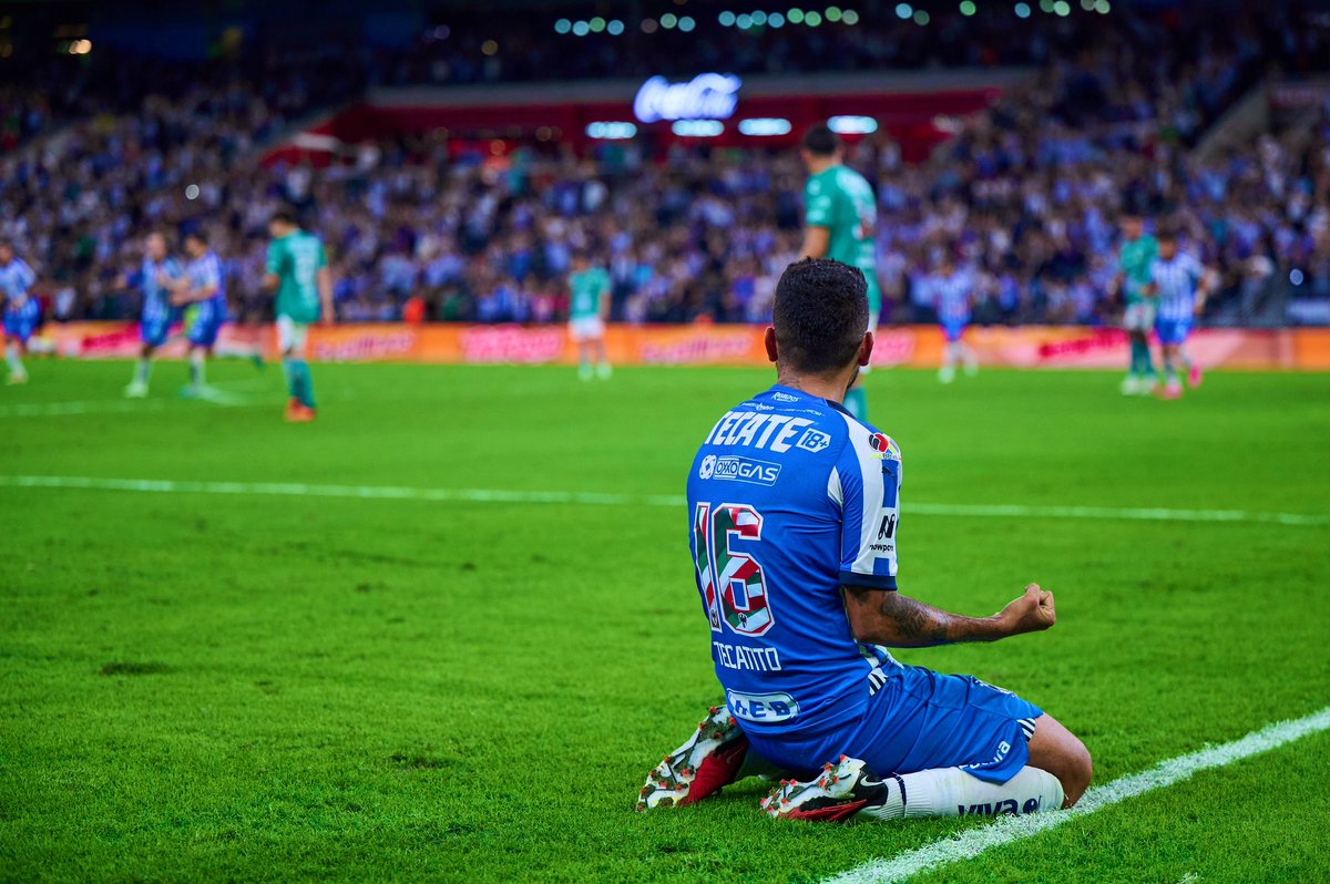 RepublicaRayada's tweet image. El #Monterrey hace lo suyo y los comandados por Fernando Ortíz ganan 3 a 1 al #León de #Larcamón.

41867 aficionados salen felices del BBVA y alaban al Tecatón y al Gran Jordi Cortizo.

Aún hay detalles que corregir pero este club va por buen camino.

#ArribaElMonterrey