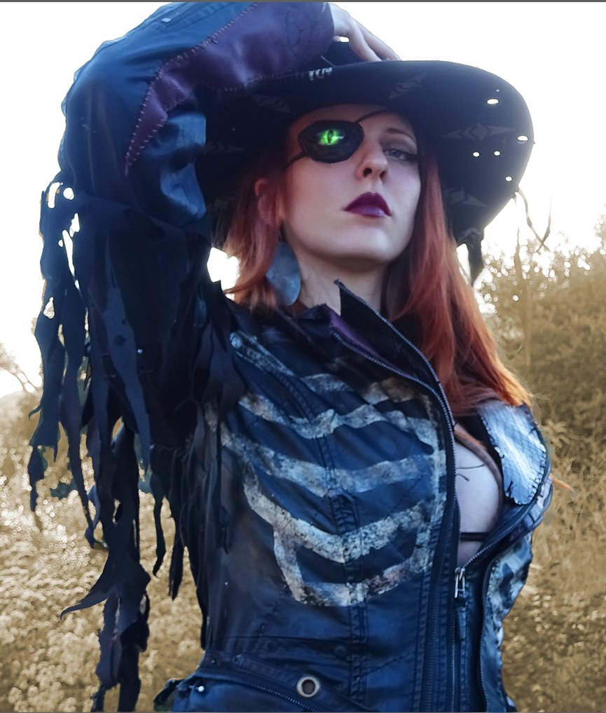 LHBcreative's tweet photo. Had a wonderful opportunity to work with the AMAZING @silowut for her #Wasteland outfit! The sheriff may have been shot, but she came back with a vengeance! https://t.co/94XLigvMUn