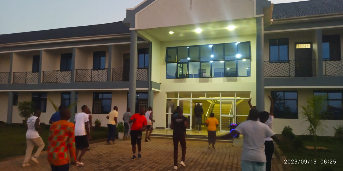 KabengeDisan's tweet image. A healthy soul seats in a healthy body too. #DMLTC #Physicalclasses.