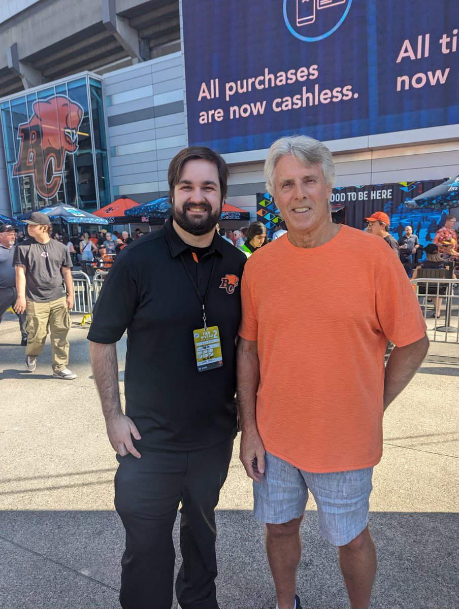 HarbourCats's tweet image. A few more images from our opportunity to go behind the scenes at the @BCLions game tonight.

#HarbourCats #DoSomethingCool #Baseball #YYJ