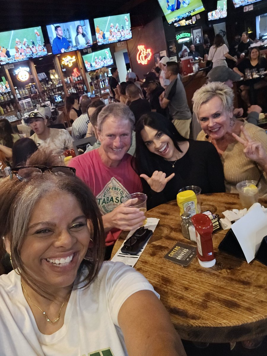 heybarbarab's tweet photo. Half time and I'm like a 1995 @McDonalds
Commercial because "I'm loving it! "

#CSURams
#RockyMountainShowdown
@ColoradoStateU https://t.co/QJ3CJnmDl3