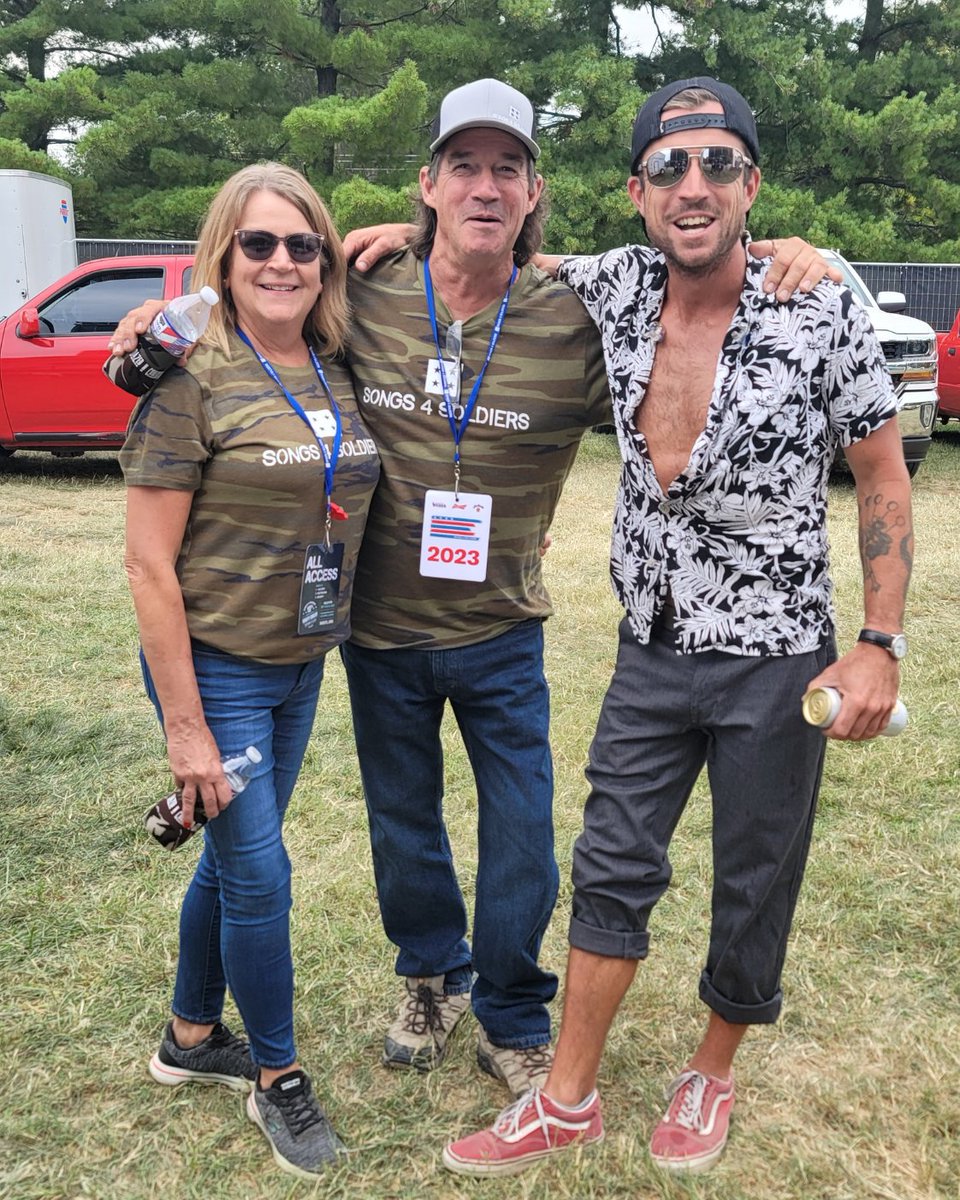 Time FLIES when you're having the best two days and nights.  

A MASSIVE thank you to all of the sponsors, vendors, artists, volunteers and attendees. 👏 The show could not go on without you all. 🇺🇸

#Songs4Soldiers #S4SSTL