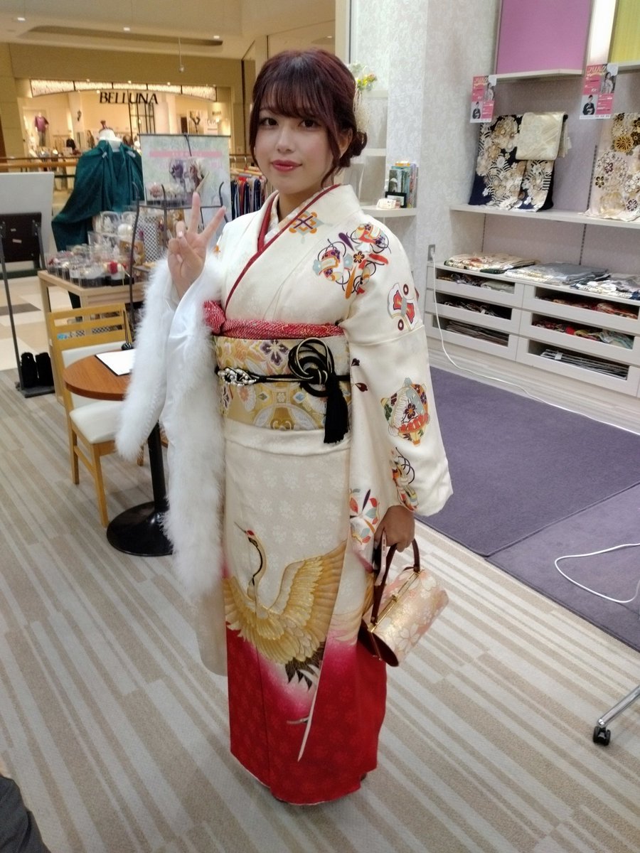 eikomrai's tweet photo. 今日はあいちゃん♪の成人式の前撮り
可愛かった〜(泣)
久しぶりに着物着たから疲れたわ~(笑)
#ULTRABUZZ #ウルトラバズ #あいしぇくりーむ #あいちゃん #成人式前撮り #成人式 #月島あい #スタジオアリス #可愛い https://t.co/e2OH1sAOLD