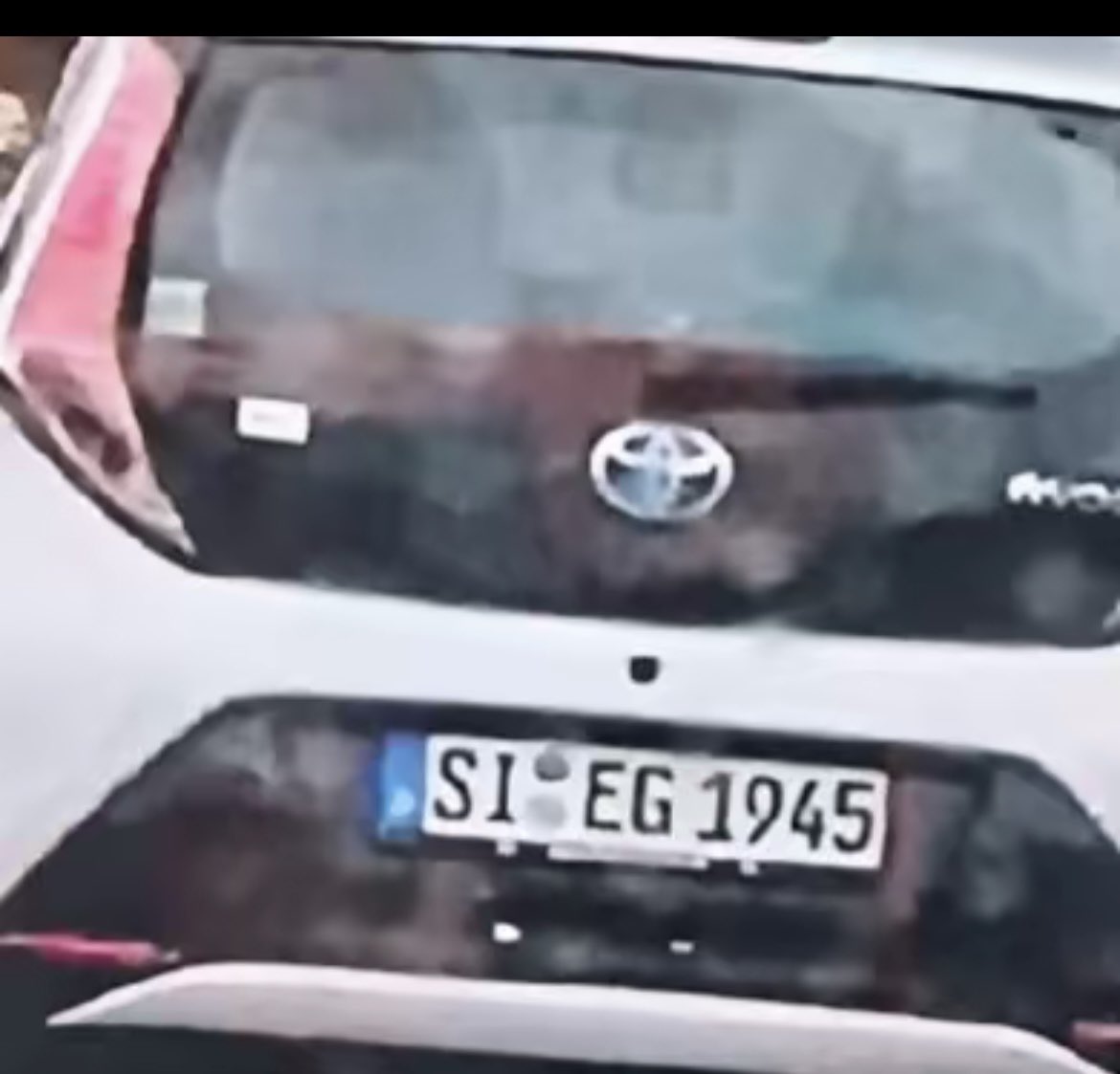 Hab vorhin kolle in seinem Toyota auf der A4 gesehen