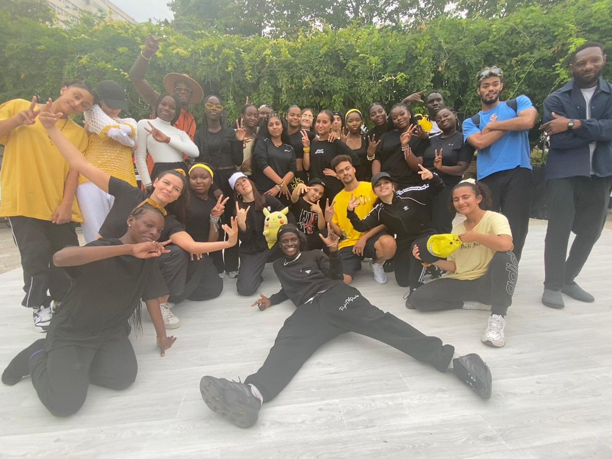 LisaMorin572592's tweet photo. Première représentation ce week-end de la promotion 2023-2024 de la section @hiphop du @college Havez de #creil avec le soutien des anciens désormais au #lycee. Bravo à tous sous l’œil expert de Mme Ardino. Un travail réalisé en seulement 3 séances. 
@rep+ https://t.co/NvutgQk0bv