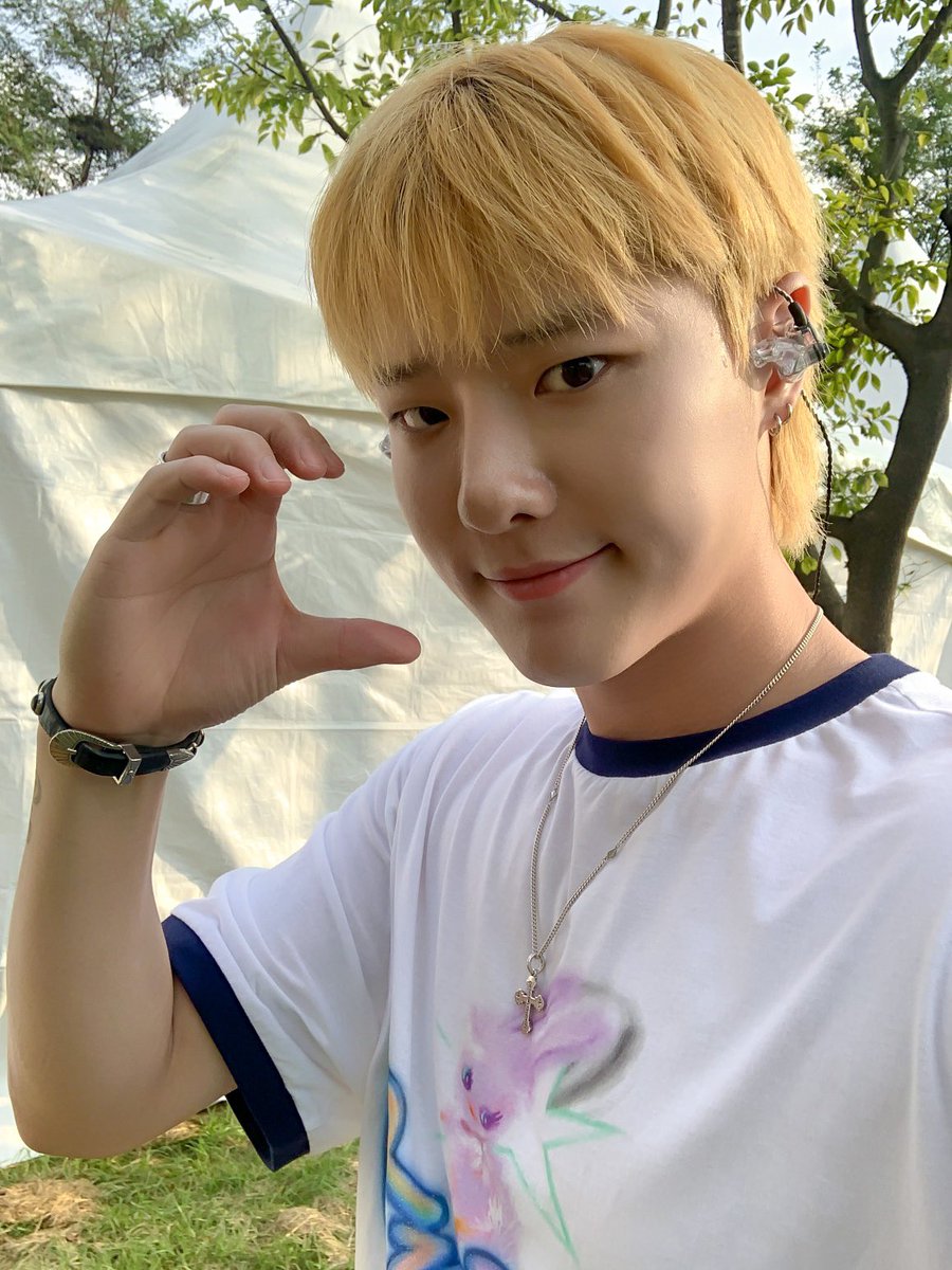 Terimakasih Moodz yang sudah menyempatkan diri kalian untuk hadir dalam acara Woori Momo Concert! Saya sangat bahagia dapat melihat para Moodz datang dan menyemangatiku. Terimakasih atas semangat yang kalian berikan padaku, tolong terus dukung saya selalu