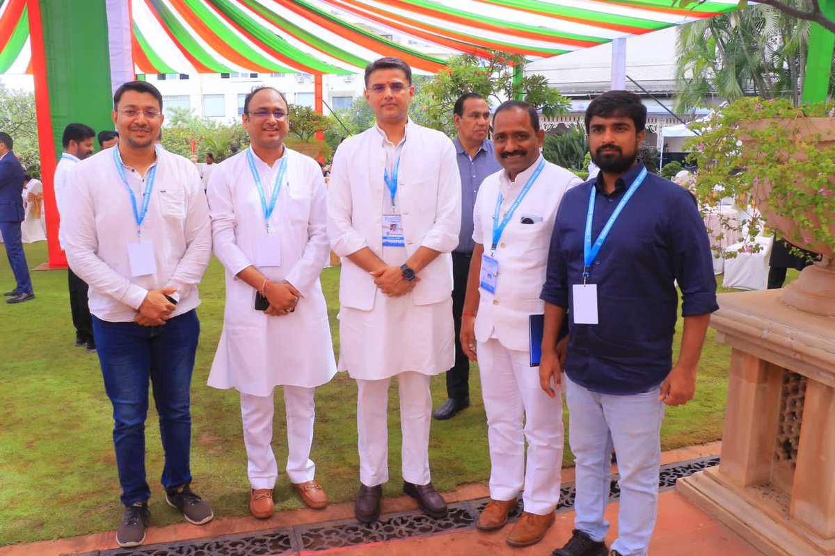 MahanandaINC's tweet image. Met Shri @SachinPilot ji on the first day of CWC along with the @INCTelangana Social Media Team and @VipinINC #VijayaBheri #CWC_Hyderabad