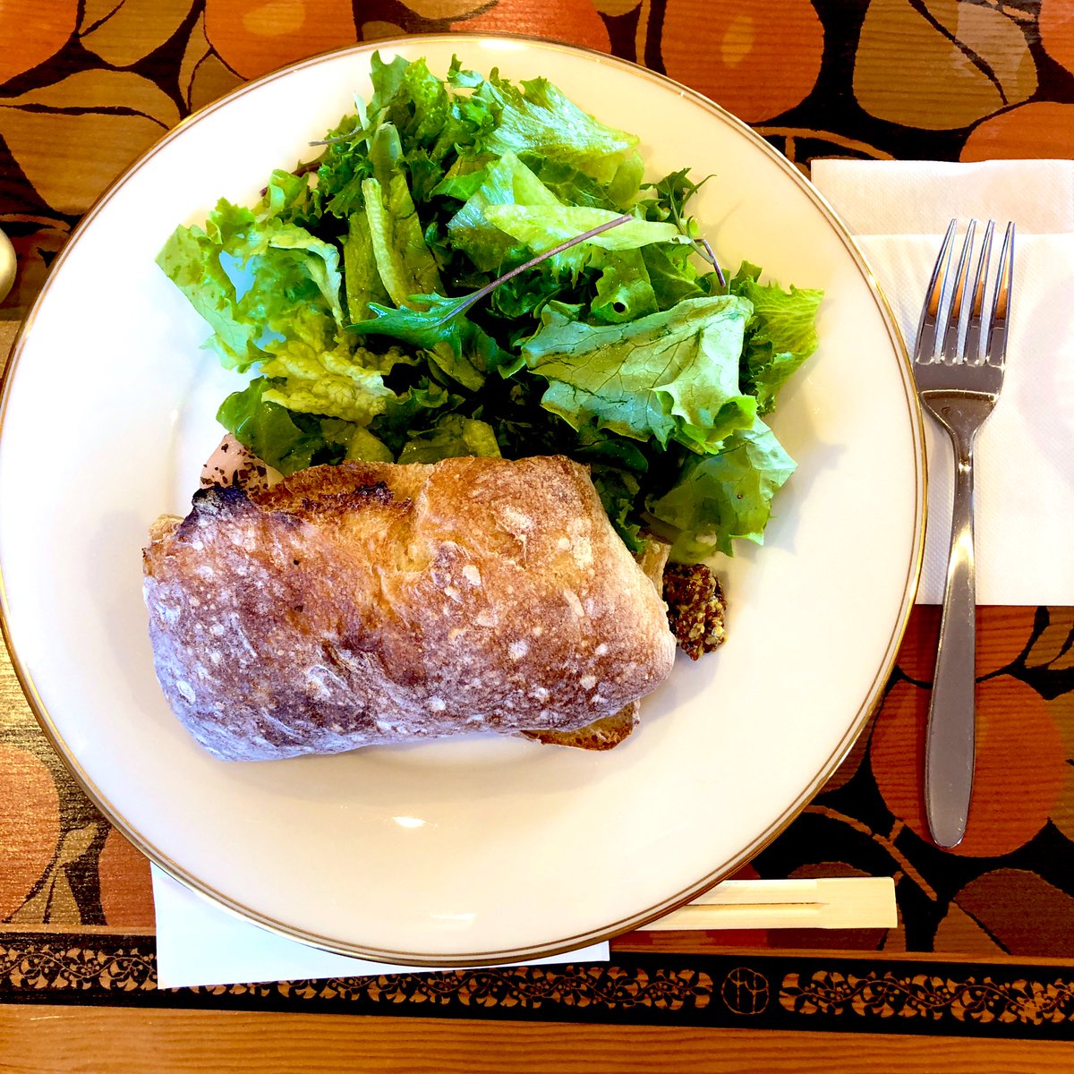 夢二郷土美術館本館のカフェでお昼ごはんいただきました。
岡山で大人気のパン屋さんインダストリーさんのパンを使われたメニュー。めちゃ美味しかったです！メニュー名失念…
ご馳走様でした🙏✨✨