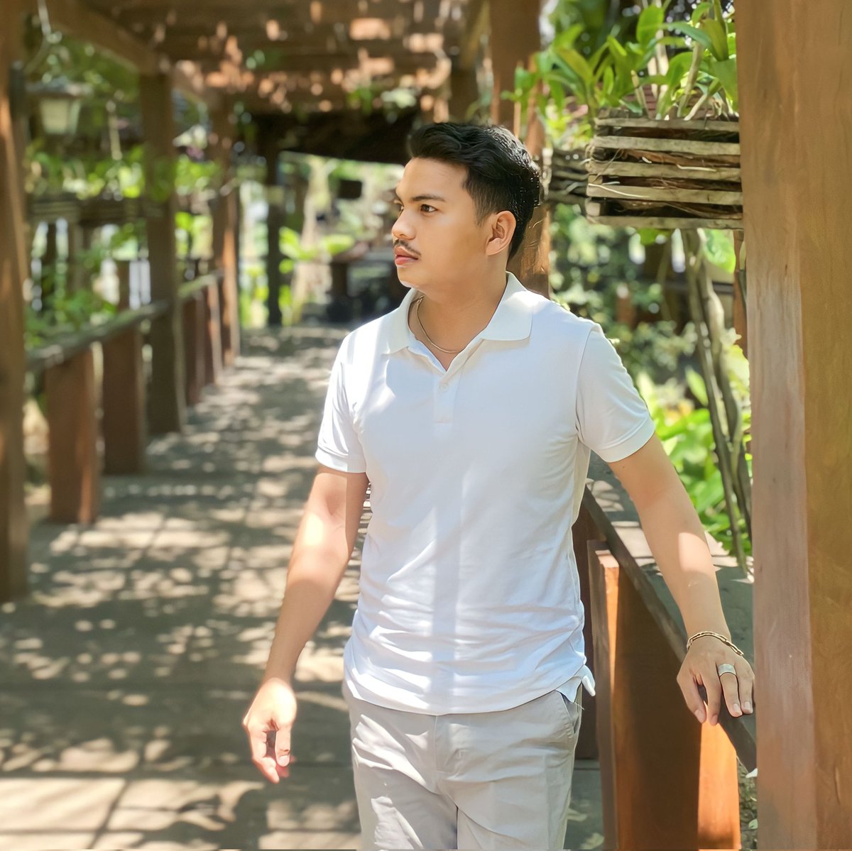 seangsrin's tweet photo. #NewProfilePic https://t.co/Y0UUdCLLRE