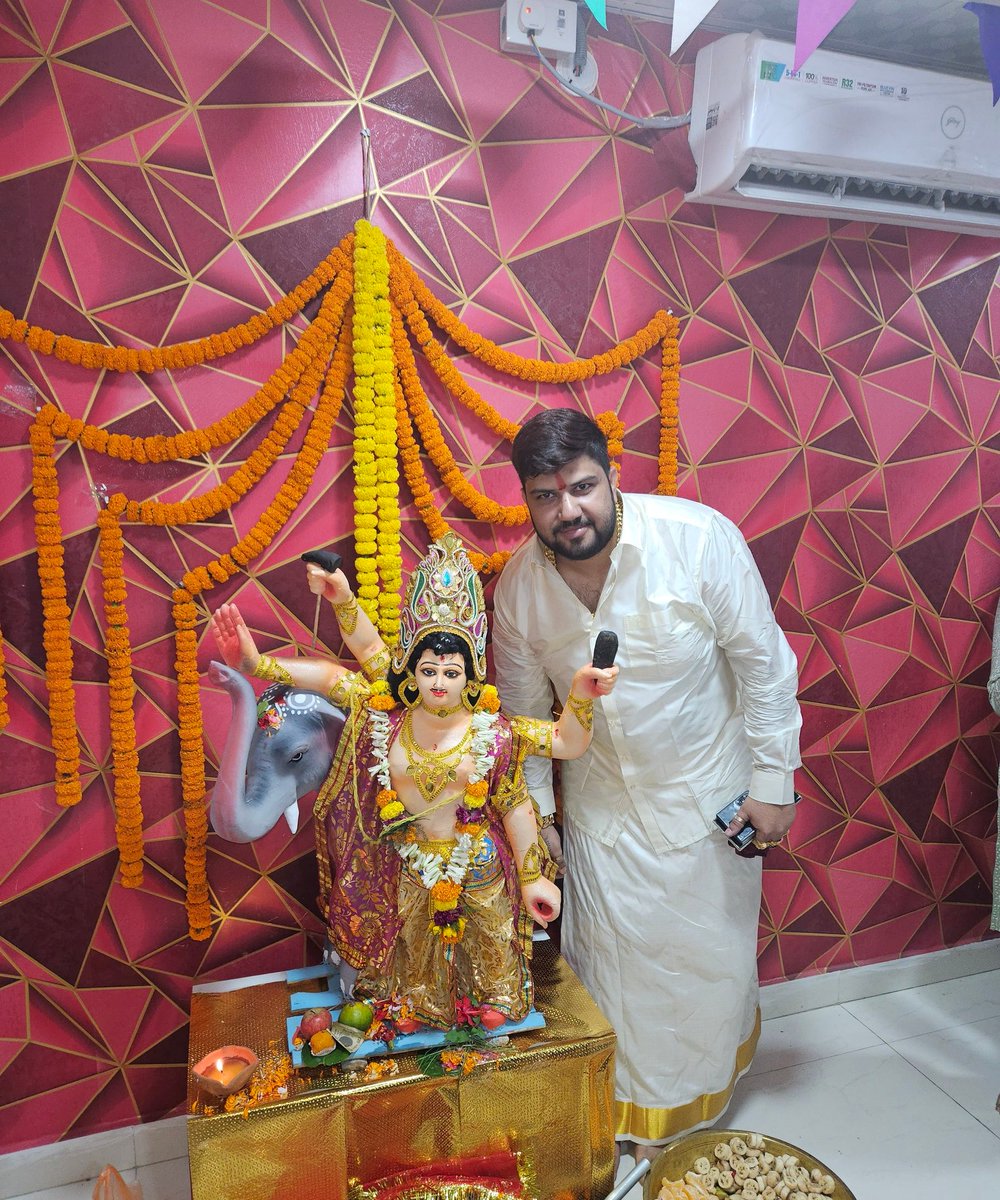 आप सभी को विश्वकर्मा पूजा की हार्दिक शुभकामनाएं। #VishwakarmaPuja
