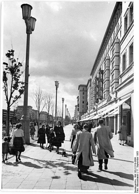 17 September 1953: strolling along the Stalinallee - now Karl-Marx-Allee - in East Berlin (via Bundesarchiv)