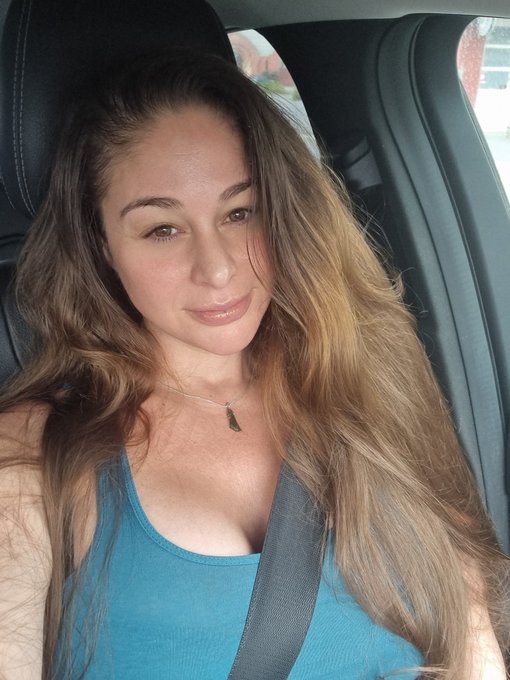💋💋 https://t.co/ockOTKDMLL