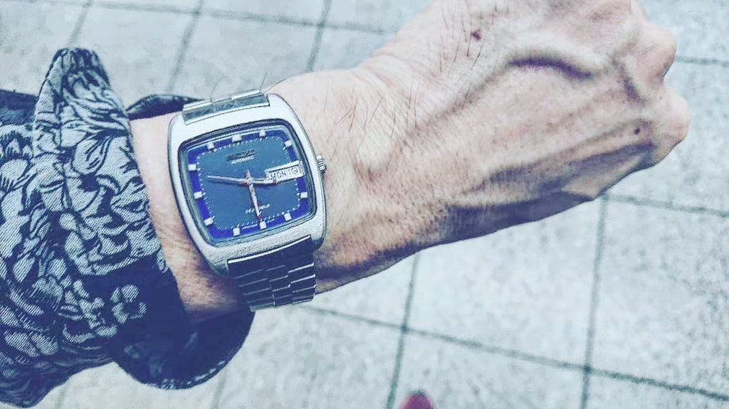 novustojkovic's tweet photo. 「血管」??
ではなくて
seiko old automatic
永く時を刻んでる
昭和のセイコー自動巻き
ちょい日付間違ってたが(笑)
#seiko #セイコー #watch #oldwatch
#tokyo #automatic
#自動巻き #昭和
#レトロ #antique https://t.co/8GaoGYIgNe