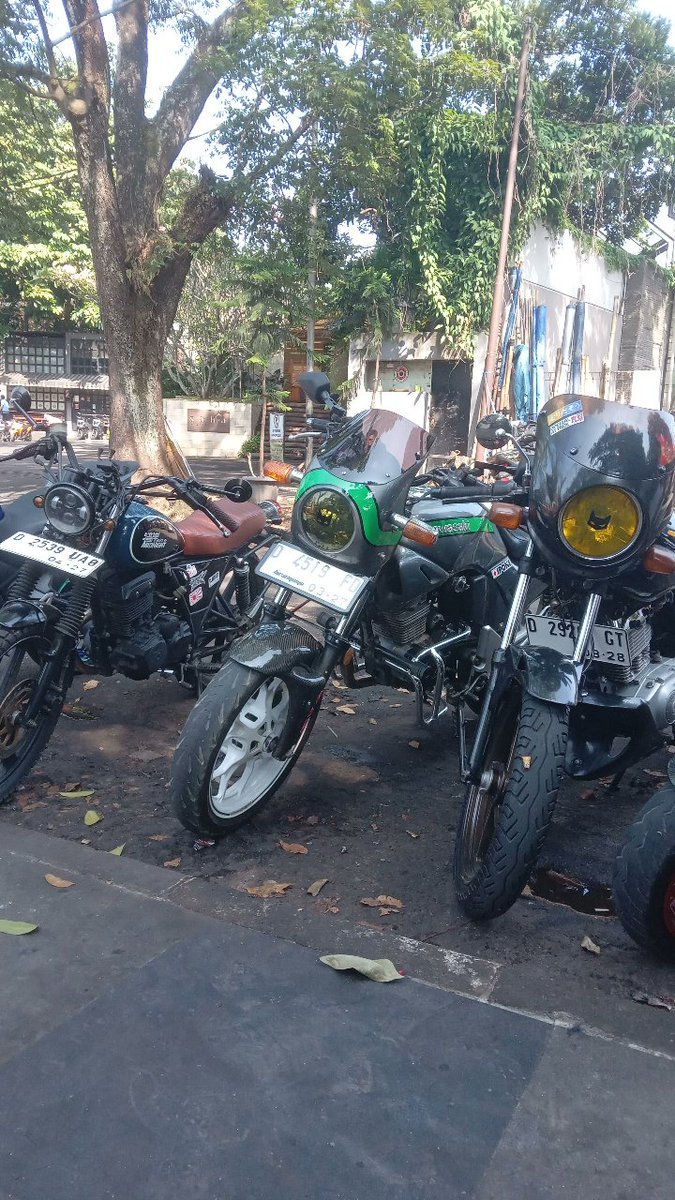 CrowMunnity's tweet photo. Sunday Morning Ride
(17-09-2023)
#Riders
#japanesemotorcycle
#kyushakai
#japstyle
#motorcycle https://t.co/U8z3WfxRhV